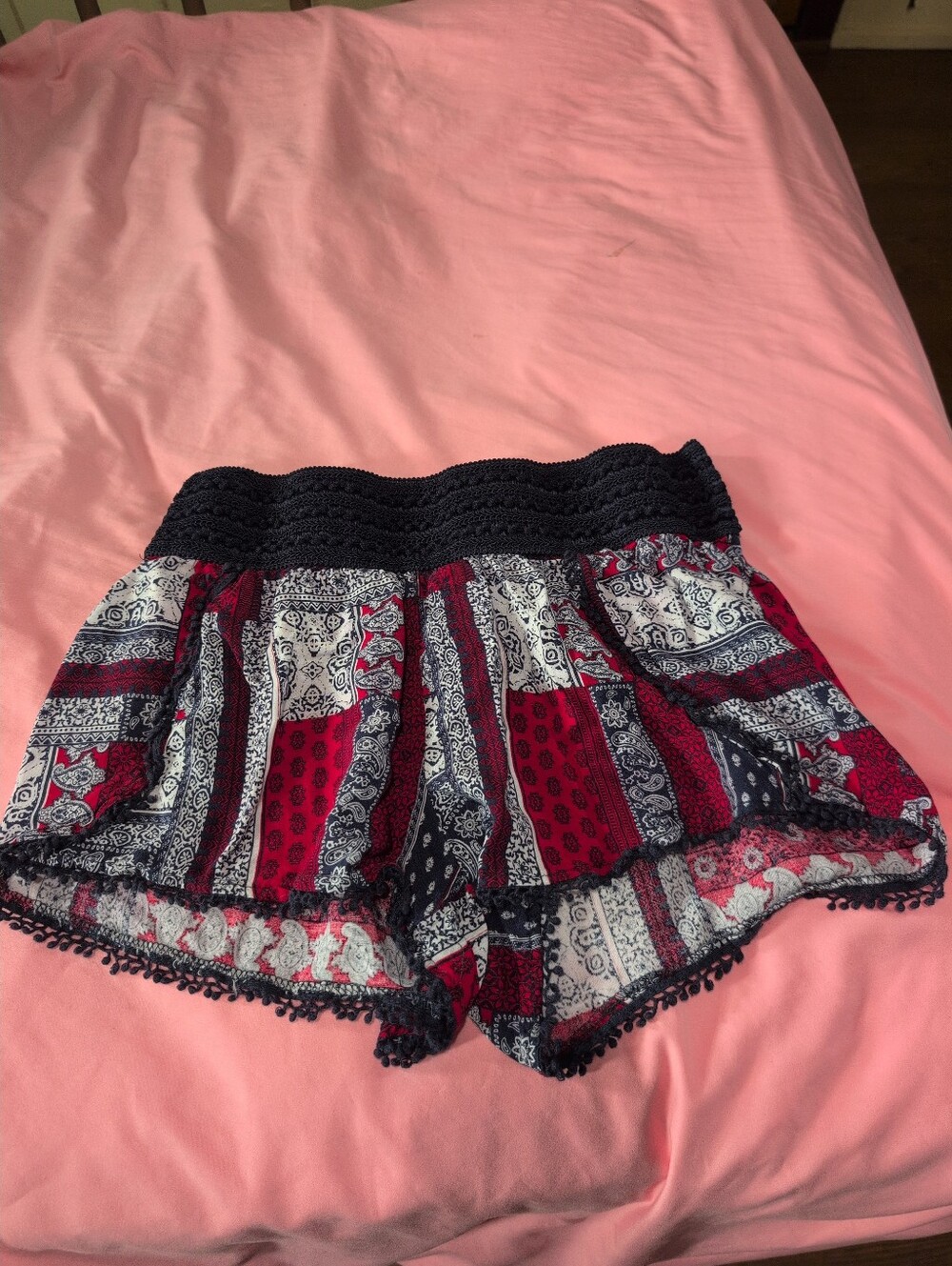 No Boundaires Juniors Large 11/13 Shorts